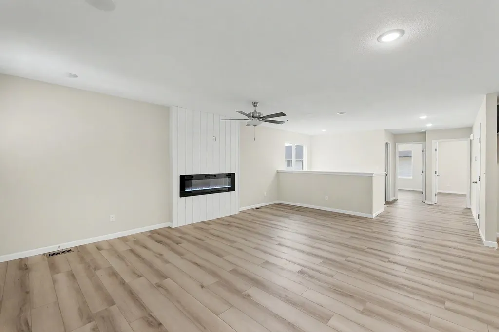 9269 E Fox Pointe Bel Aire KS 67226