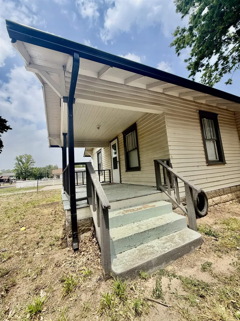 1126 N 1st Arkansas City KS 67005