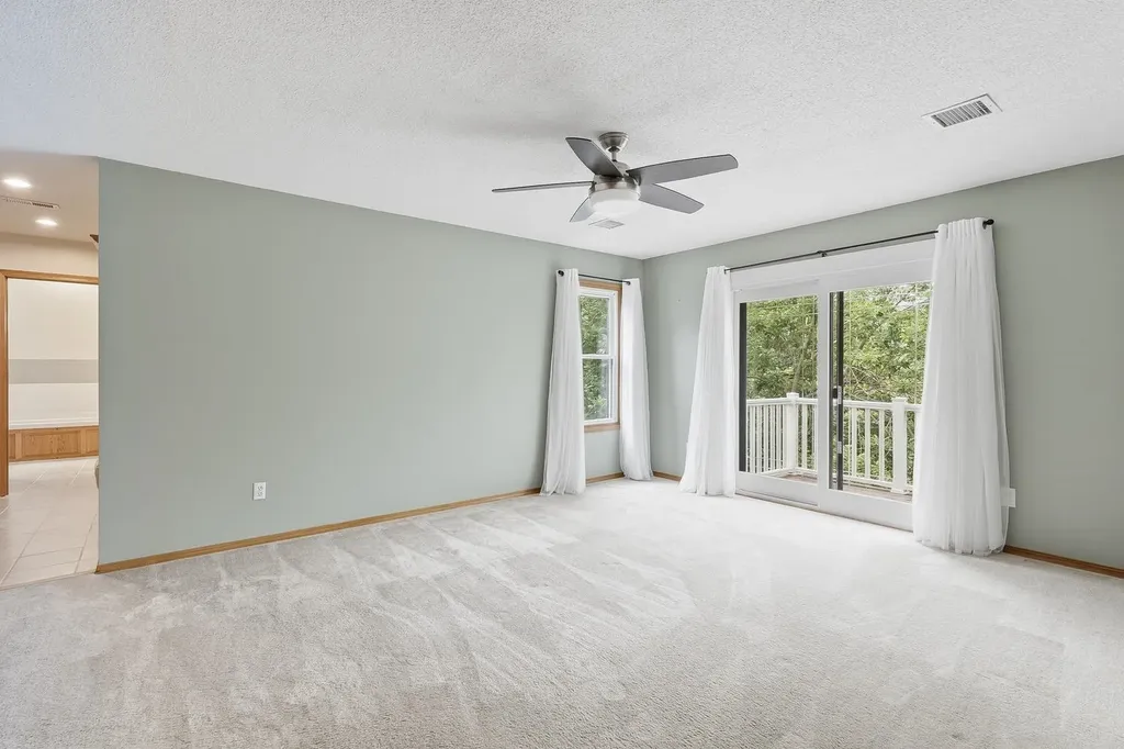 1603 N Woodridge Court Wichita KS 67206
