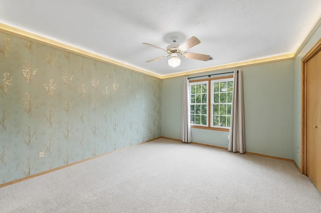 1603 N Woodridge Court Wichita KS 67206