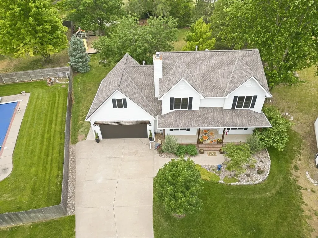 1603 N Woodridge Court Wichita KS 67206