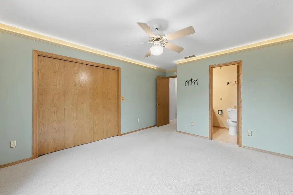 1603 N Woodridge Court Wichita KS 67206