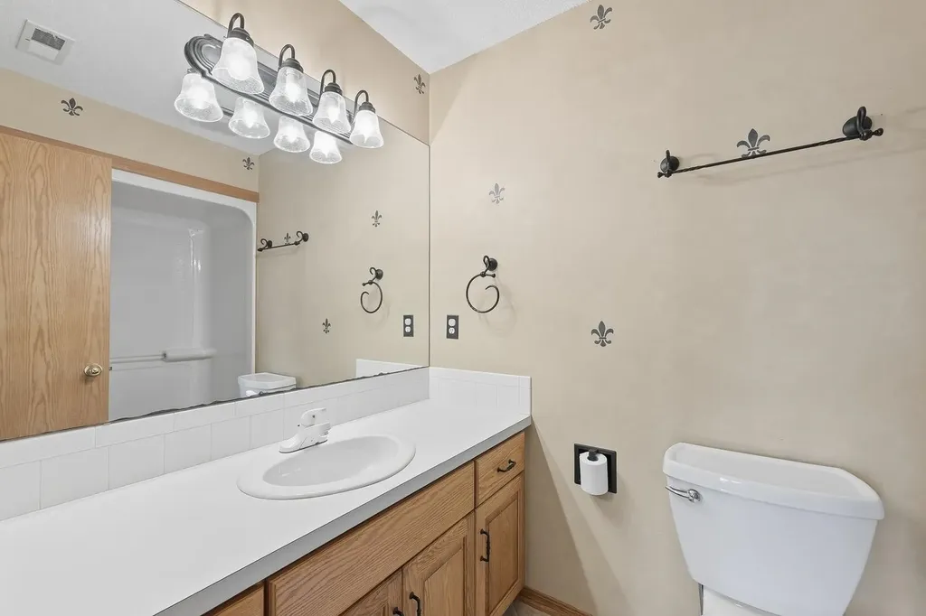 1603 N Woodridge Court Wichita KS 67206
