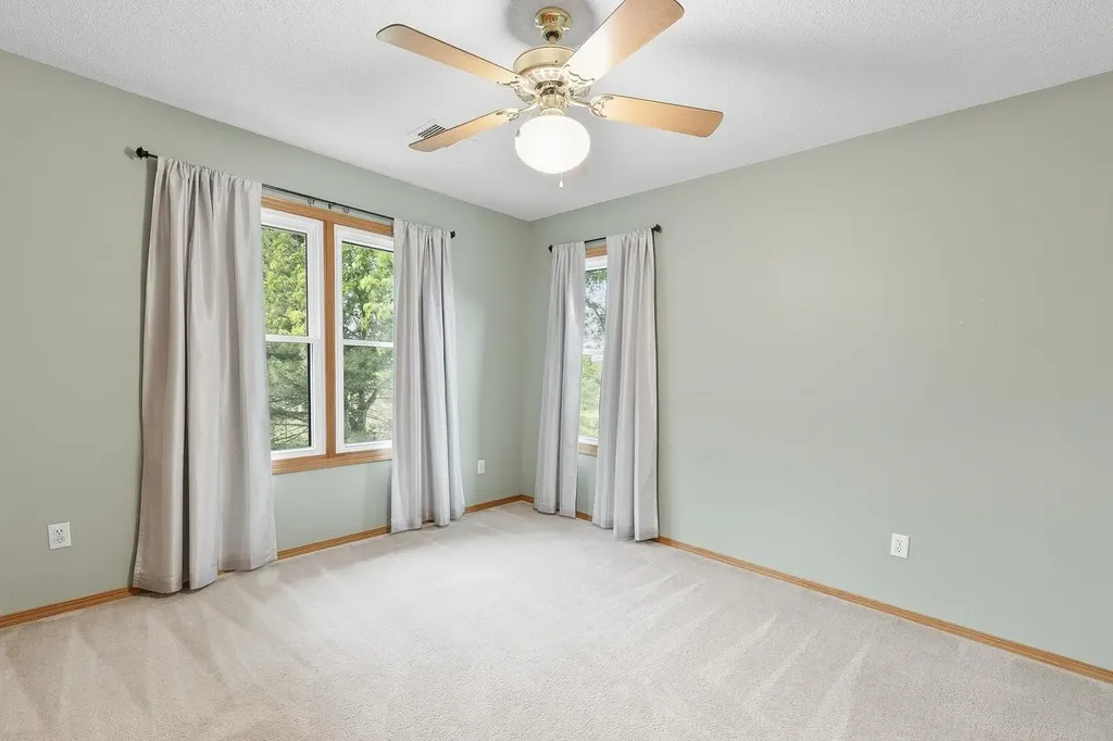 1603 N Woodridge Court Wichita KS 67206