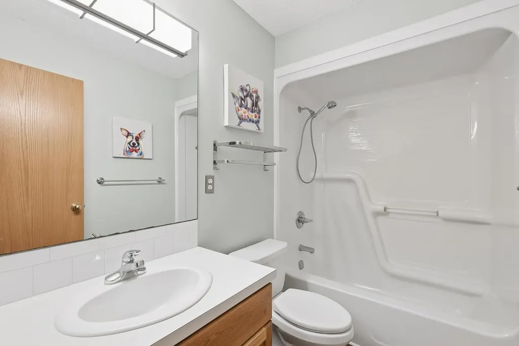 1603 N Woodridge Court Wichita KS 67206