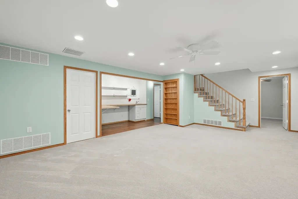 1603 N Woodridge Court Wichita KS 67206