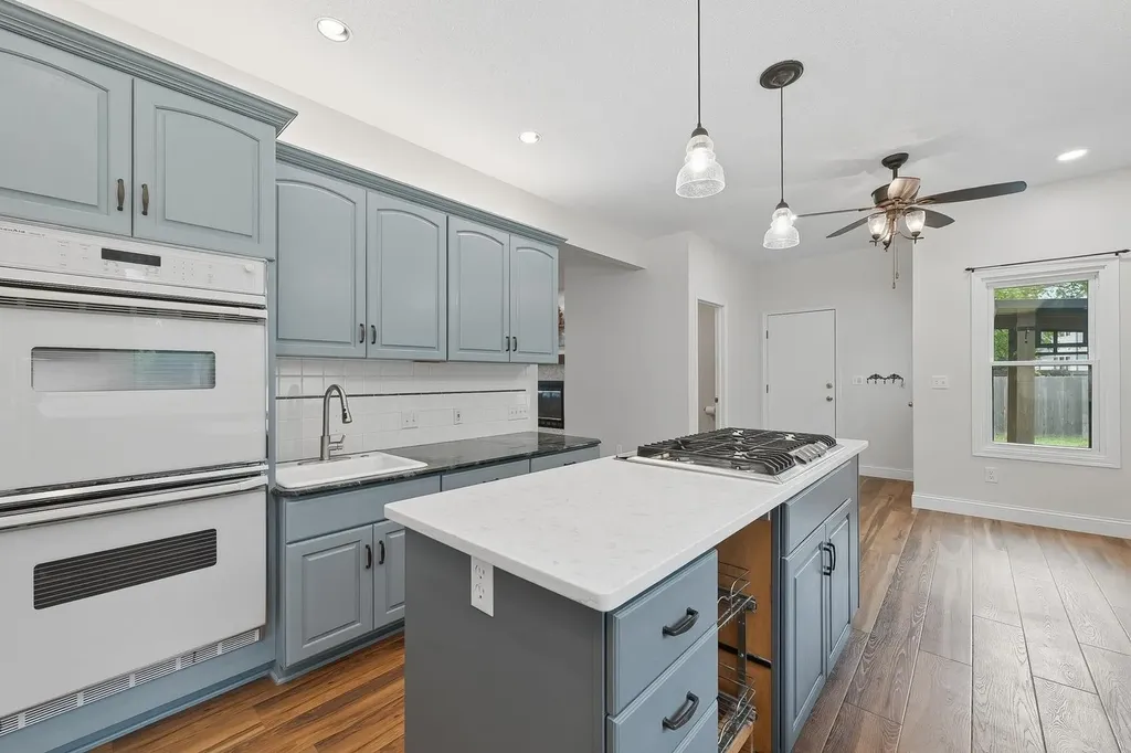 1603 N Woodridge Court Wichita KS 67206