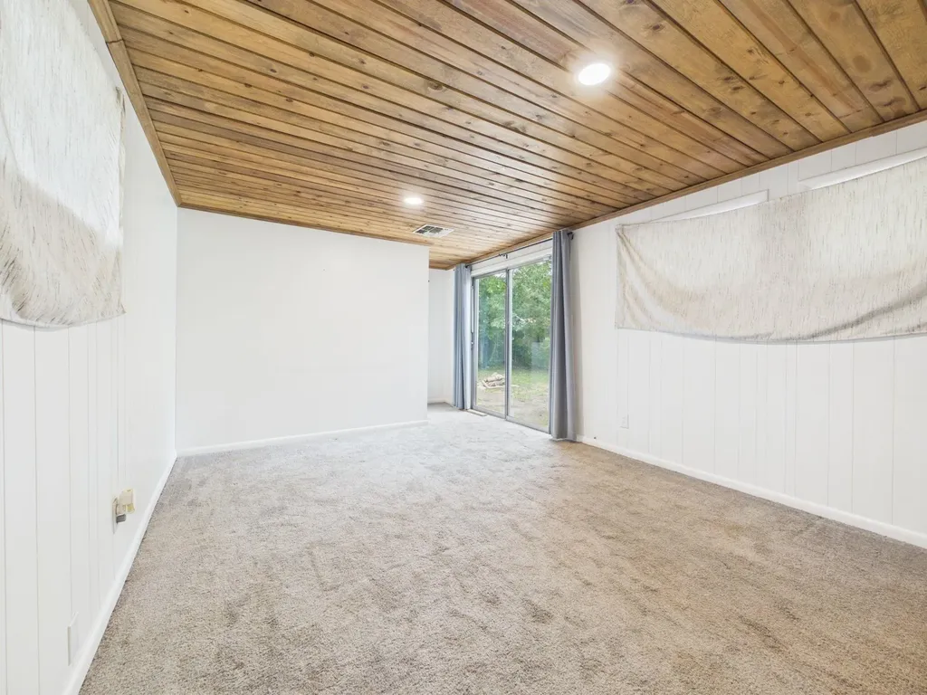 2012 S Ridgewood Drive Wichita KS 67218