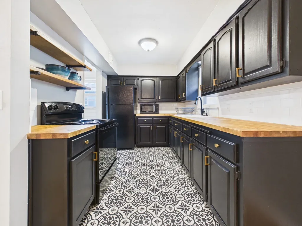 2012 S Ridgewood Drive Wichita KS 67218