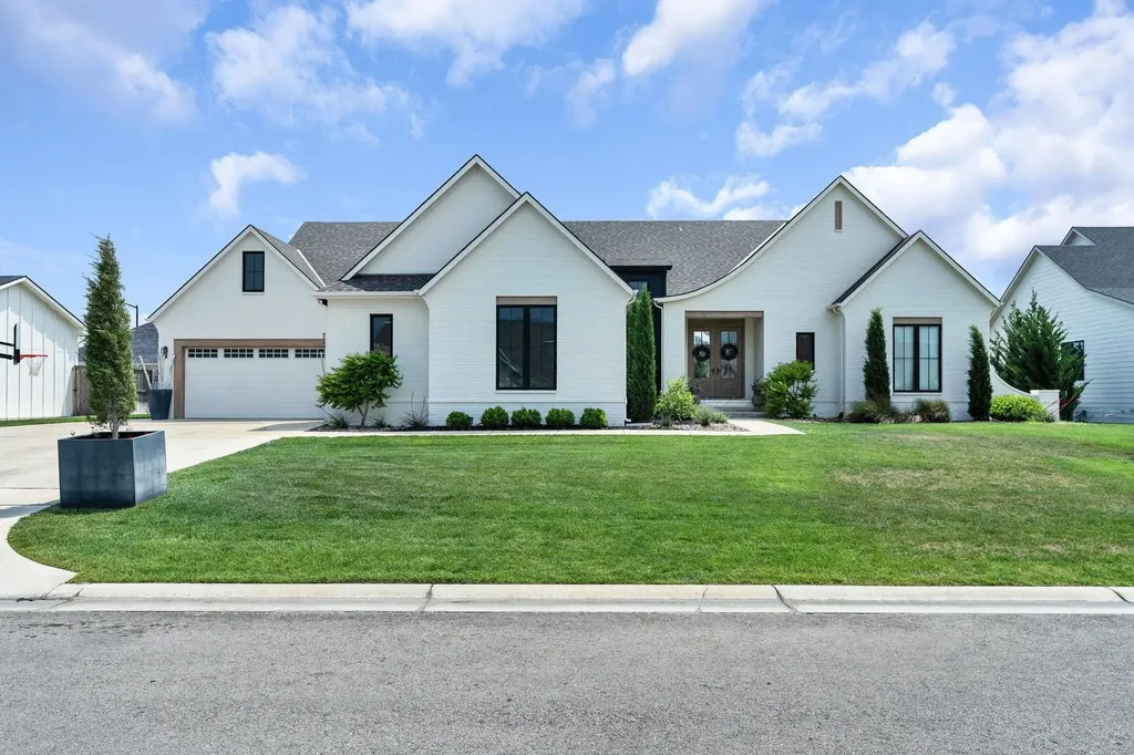2005 N 159th Court E Wichita KS 67230