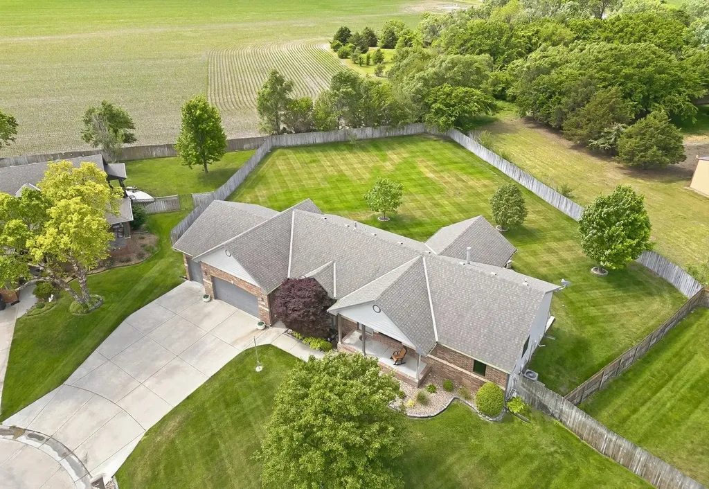 601 Autumn Ridge Newton KS 67114