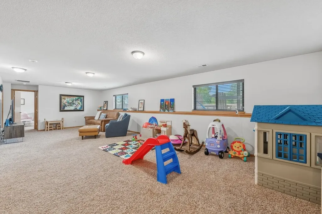 601 Autumn Ridge Newton KS 67114