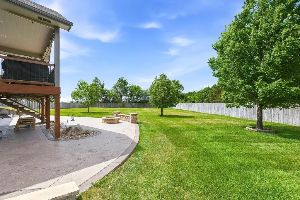 601 Autumn Ridge Newton KS 67114