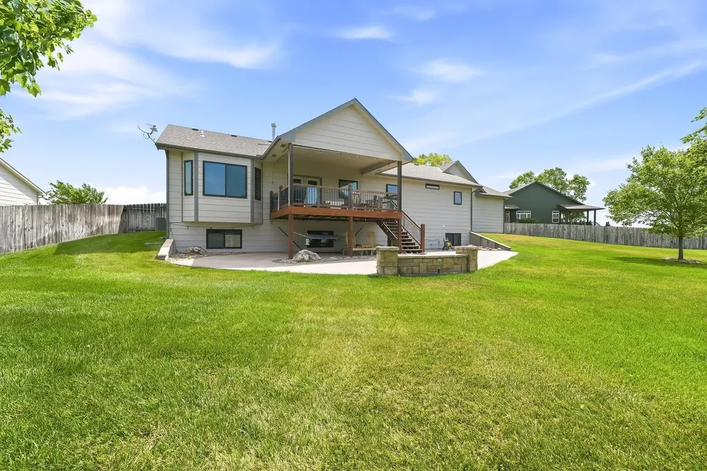 601 Autumn Ridge Newton KS 67114