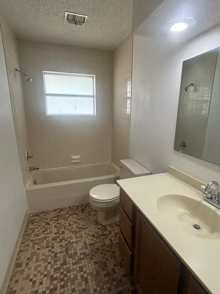 1406 W 29th S Wichita KS 67217