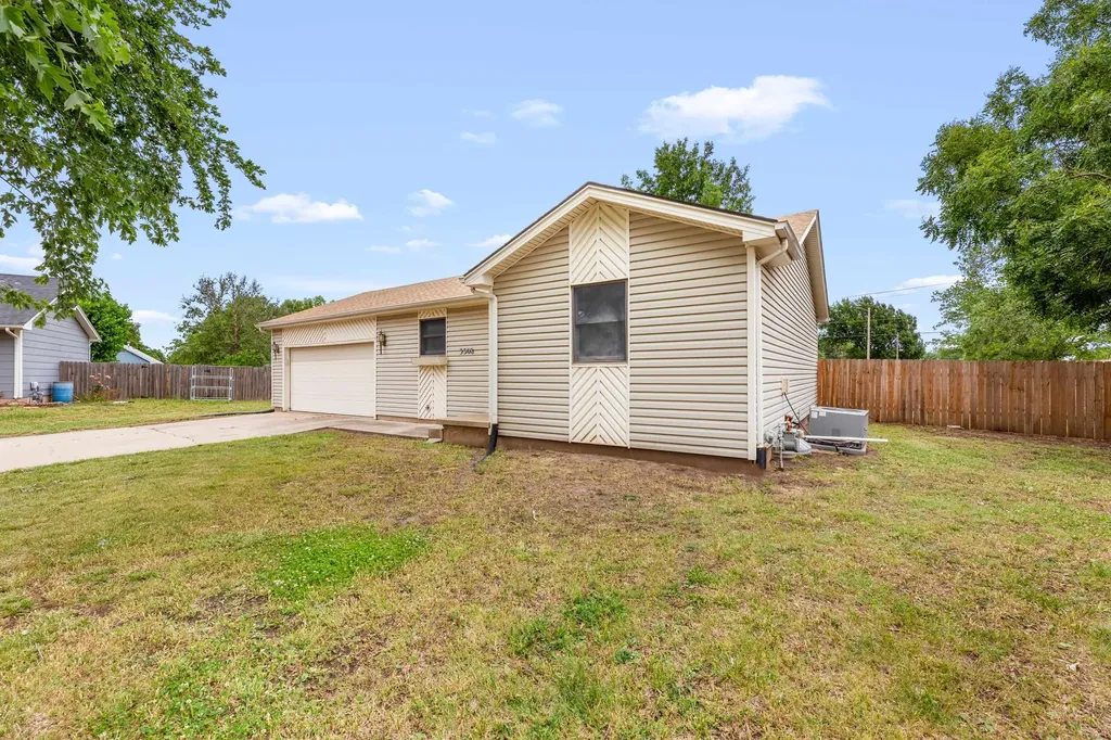 3908 S Gilda Circle Wichita KS 67215-1768