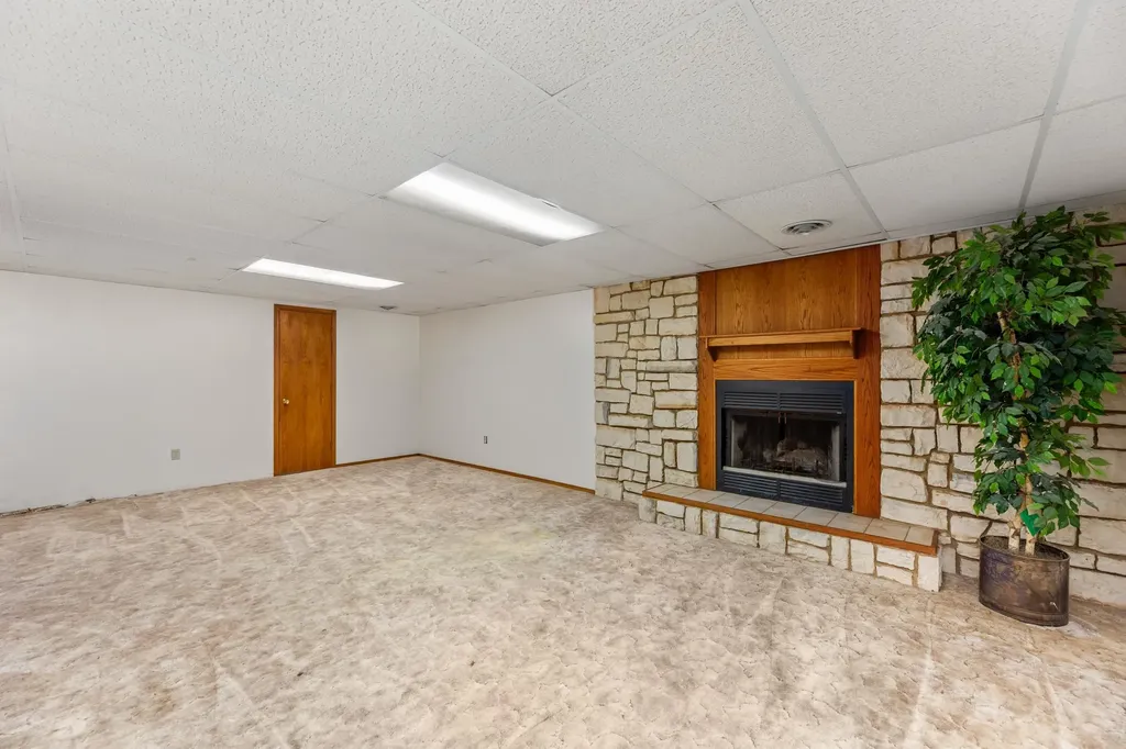 3908 S Gilda Circle Wichita KS 67215-1768