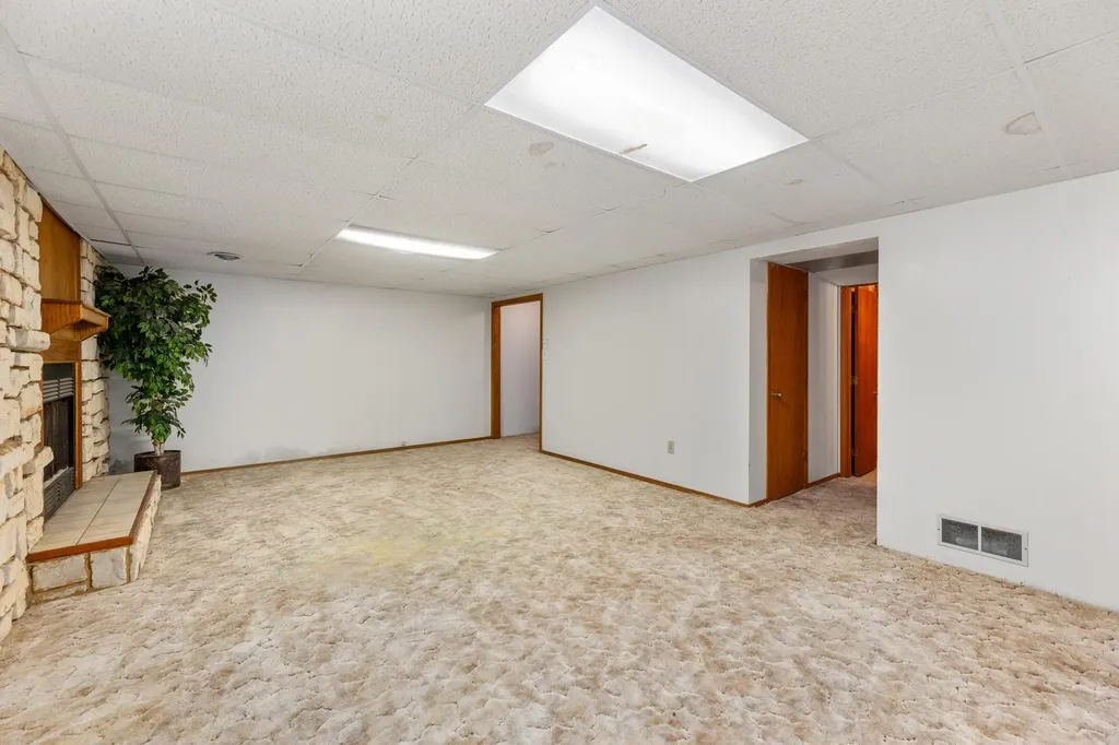 3908 S Gilda Circle Wichita KS 67215-1768