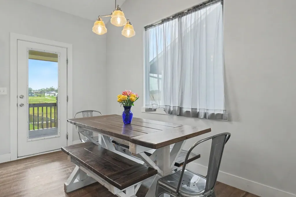 2911 E Reiss Park City KS 67219