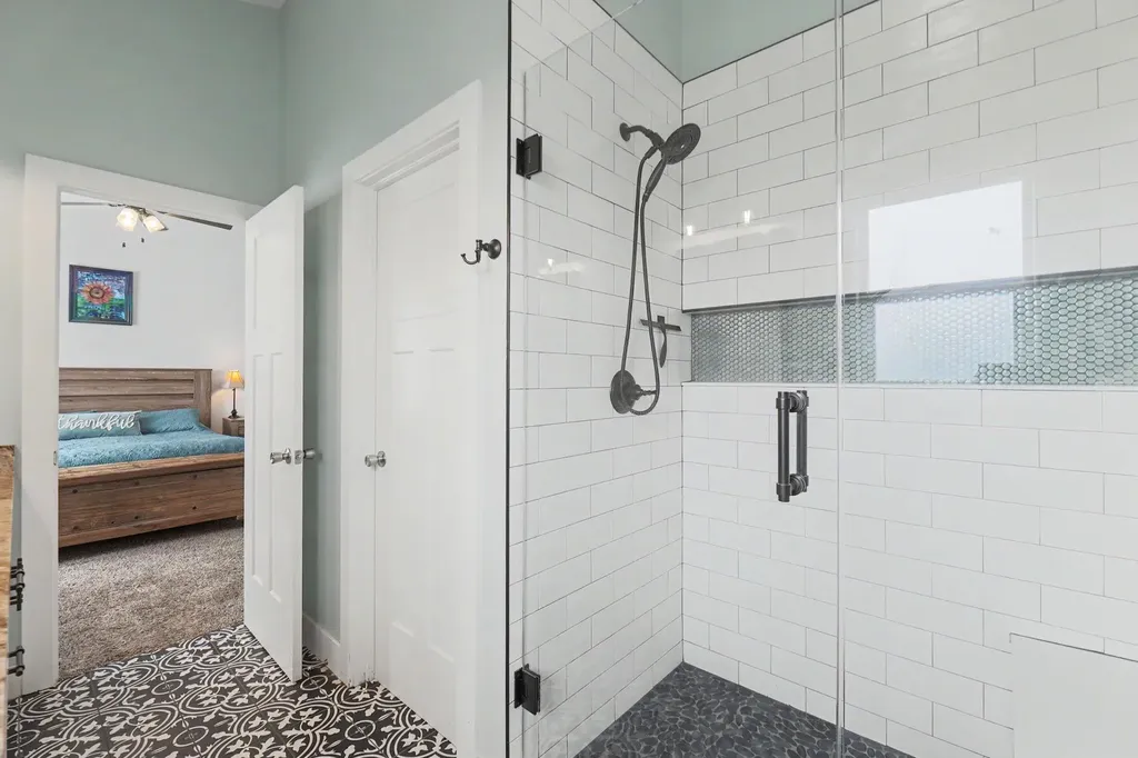 2911 E Reiss Park City KS 67219