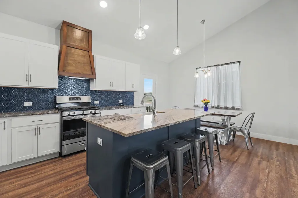 2911 E Reiss Park City KS 67219