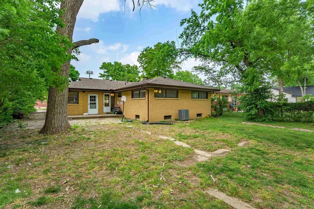 3219 E Skinner Wichita KS 67218-3942