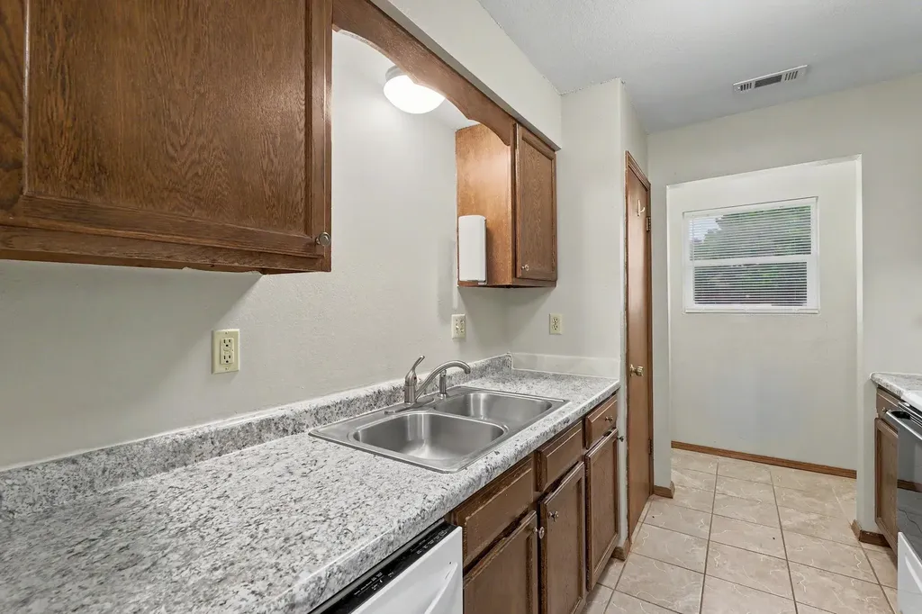 809-811 E 2nd Street Douglass KS 67039