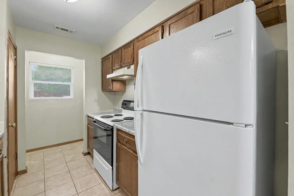 809-811 E 2nd Street Douglass KS 67039