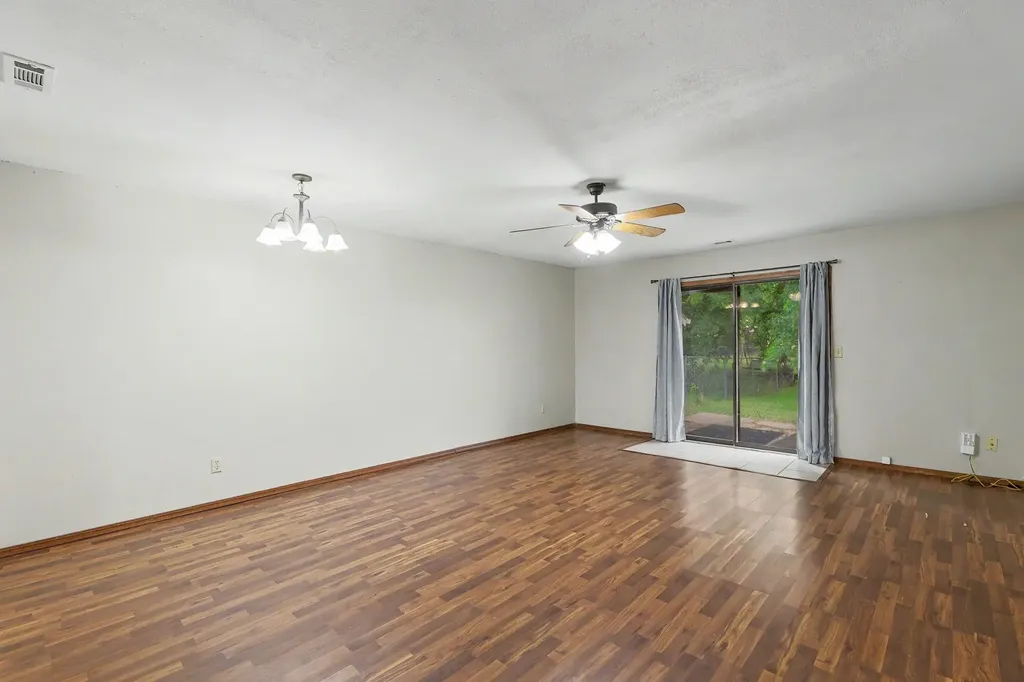 809-811 E 2nd Street Douglass KS 67039