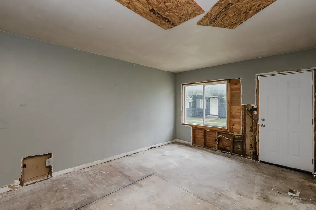 729 Sylvan Wichita KS 67218