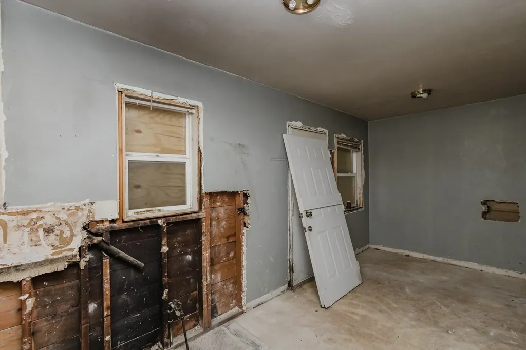 729 Sylvan Wichita KS 67218
