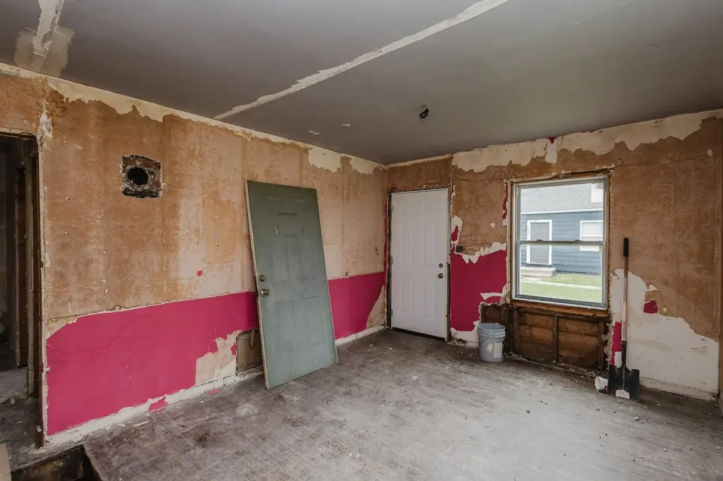 729 Sylvan Wichita KS 67218