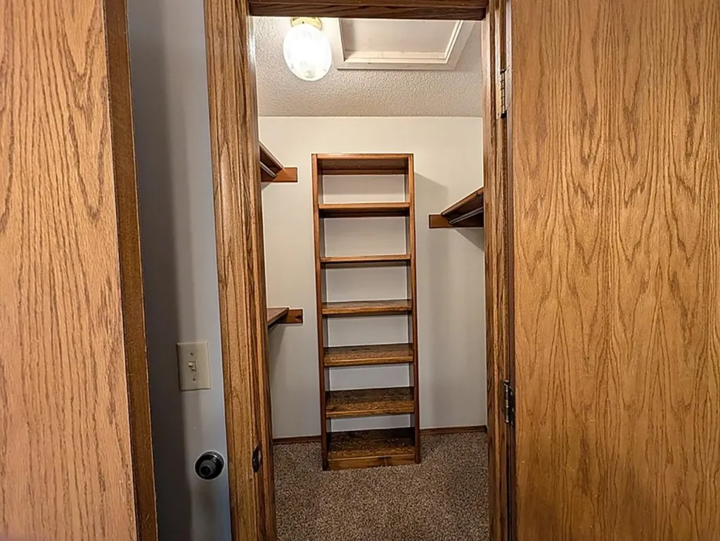 1513 E Mcclelland Drive Derby KS 67037