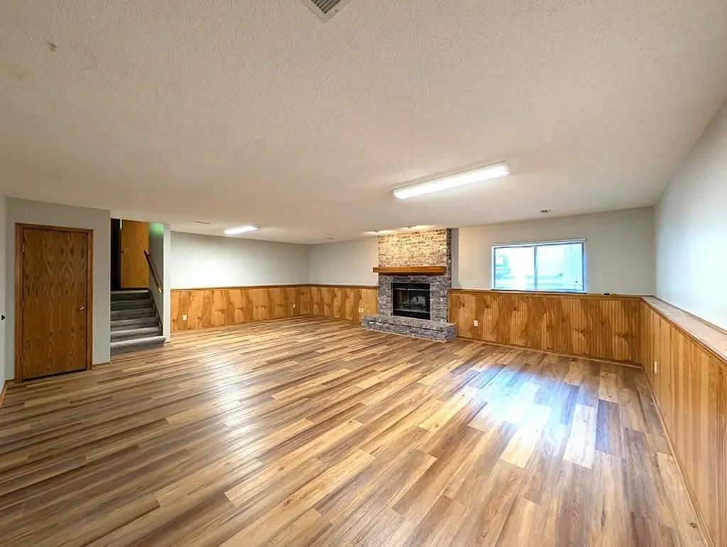 1513 E Mcclelland Drive Derby KS 67037