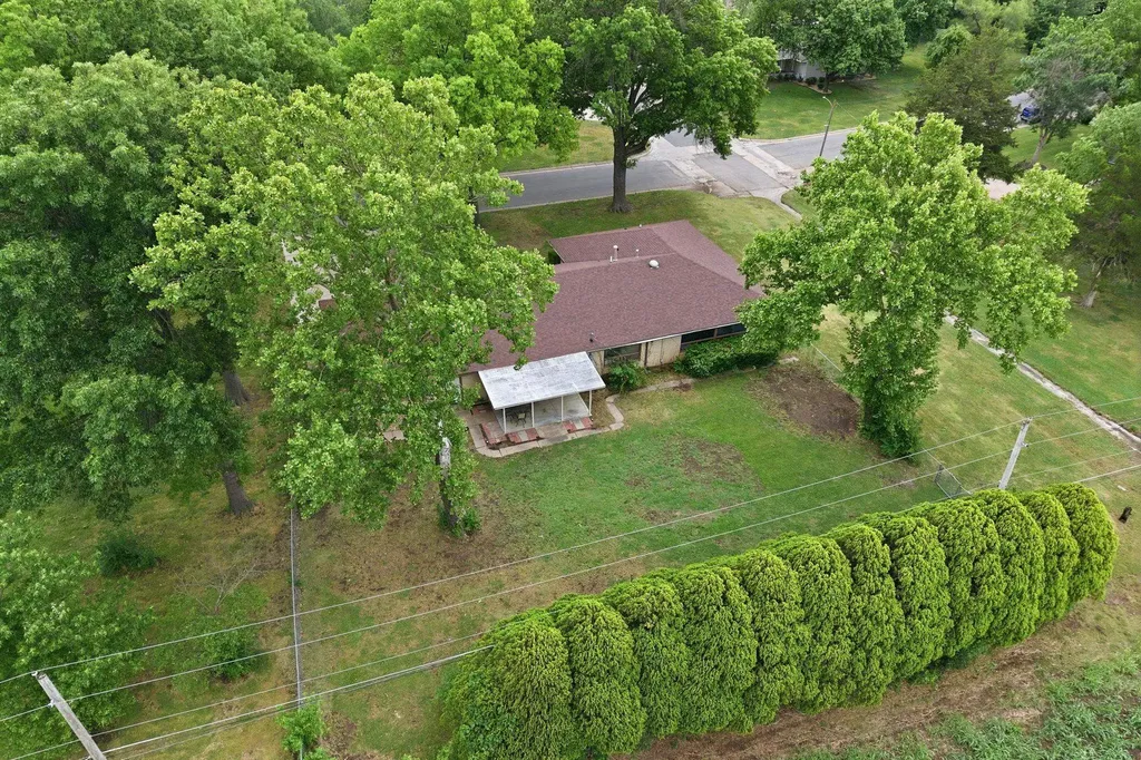 1701 N Sunset Drive Augusta KS 67010