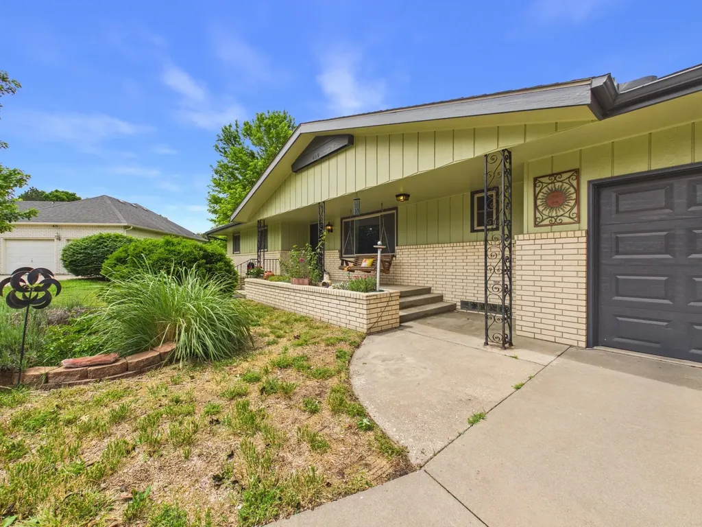 409 Sherman Drive Newton KS 67114