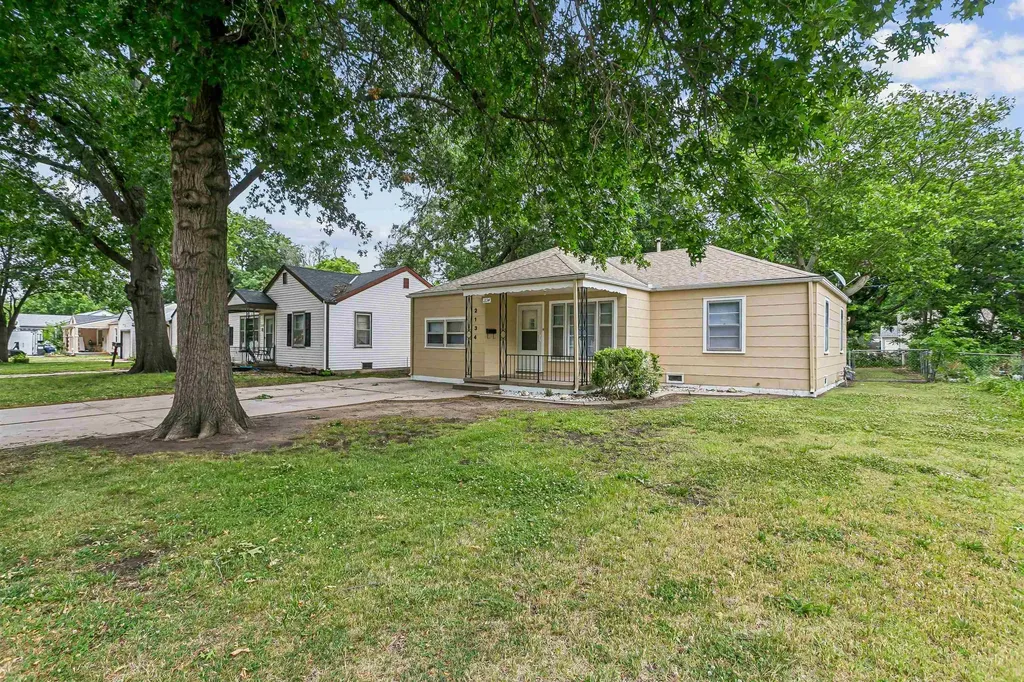 2134 S Poplar Wichita KS 67211