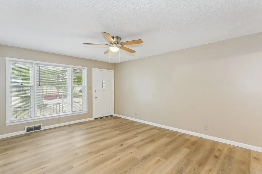 2134 S Poplar Wichita KS 67211