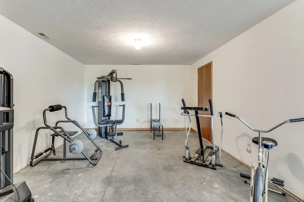 9202 N Plum Street Hutchinson KS 67502