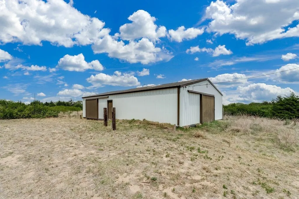 9202 N Plum Street Hutchinson KS 67502