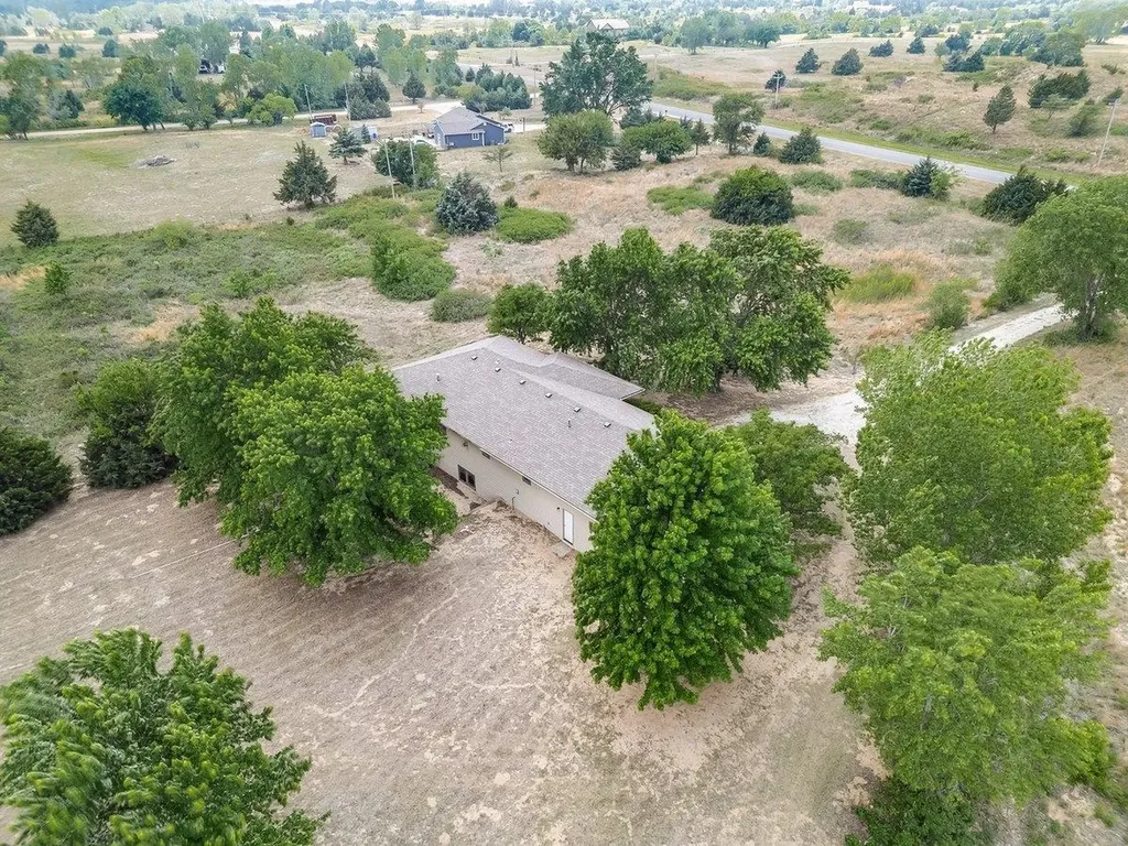 9202 N Plum Street Hutchinson KS 67502