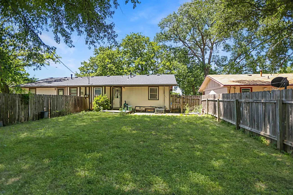 530 S Ruth Avenue Andover KS 67002
