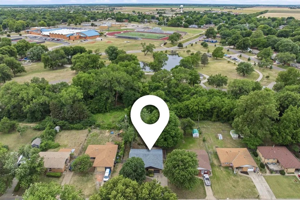 721 W Anita Drive Haysville KS 67060