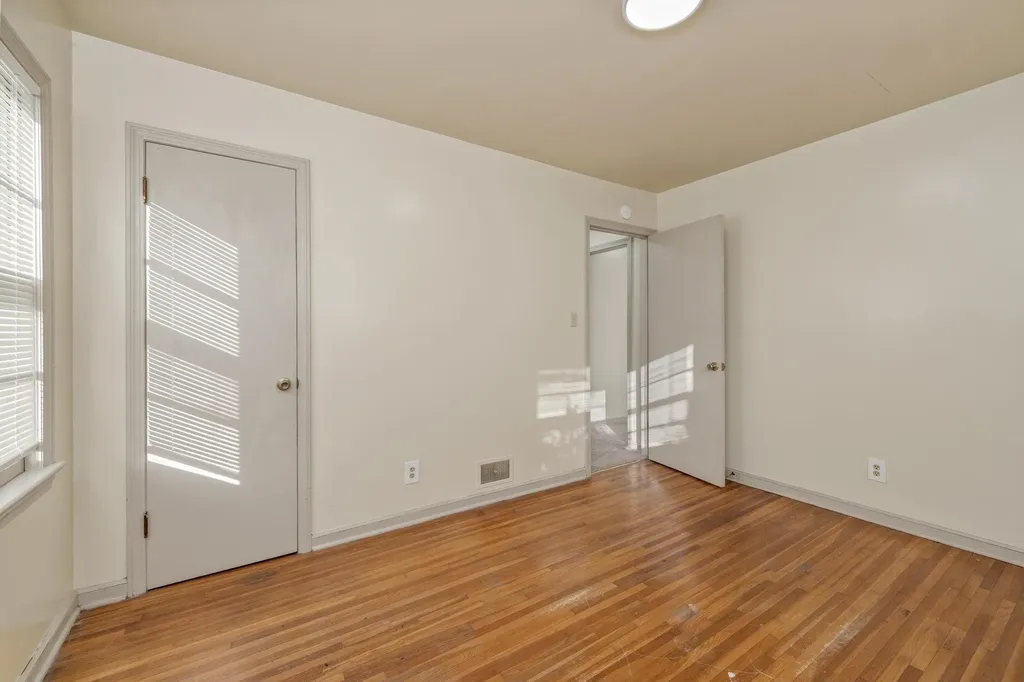 6124 E Harry Street Wichita KS 67218