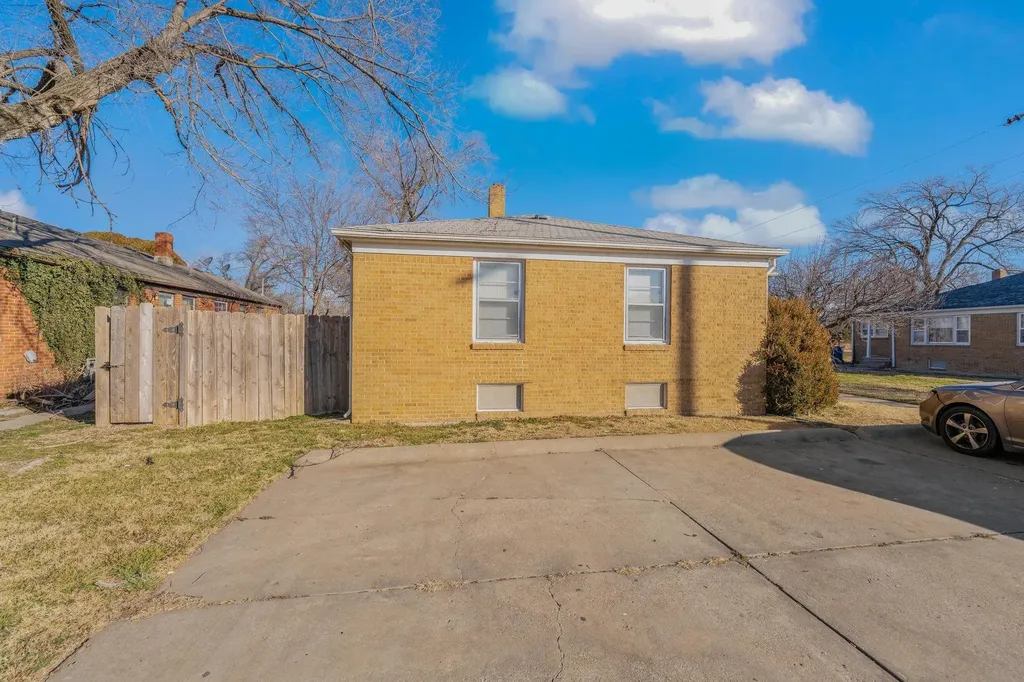 6124 E Harry Street Wichita KS 67218