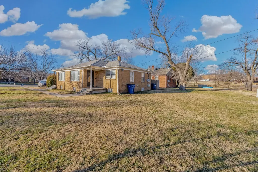 6124 E Harry Street Wichita KS 67218