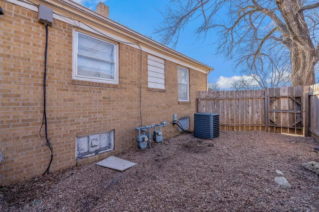 6124 E Harry Street Wichita KS 67218