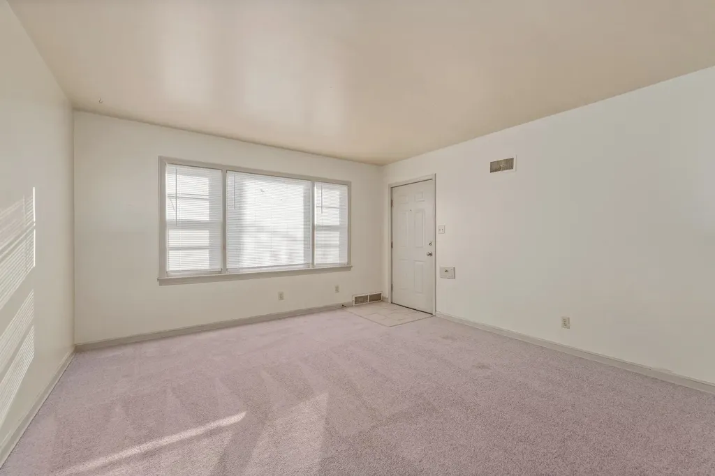 6124 E Harry Street Wichita KS 67218