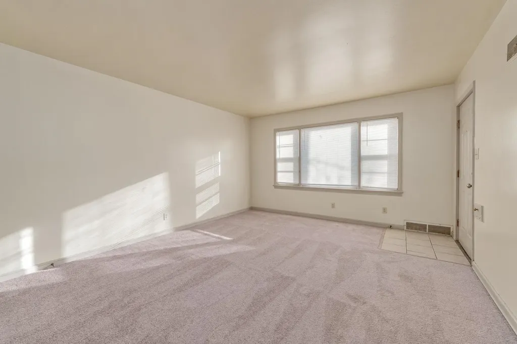 6124 E Harry Street Wichita KS 67218