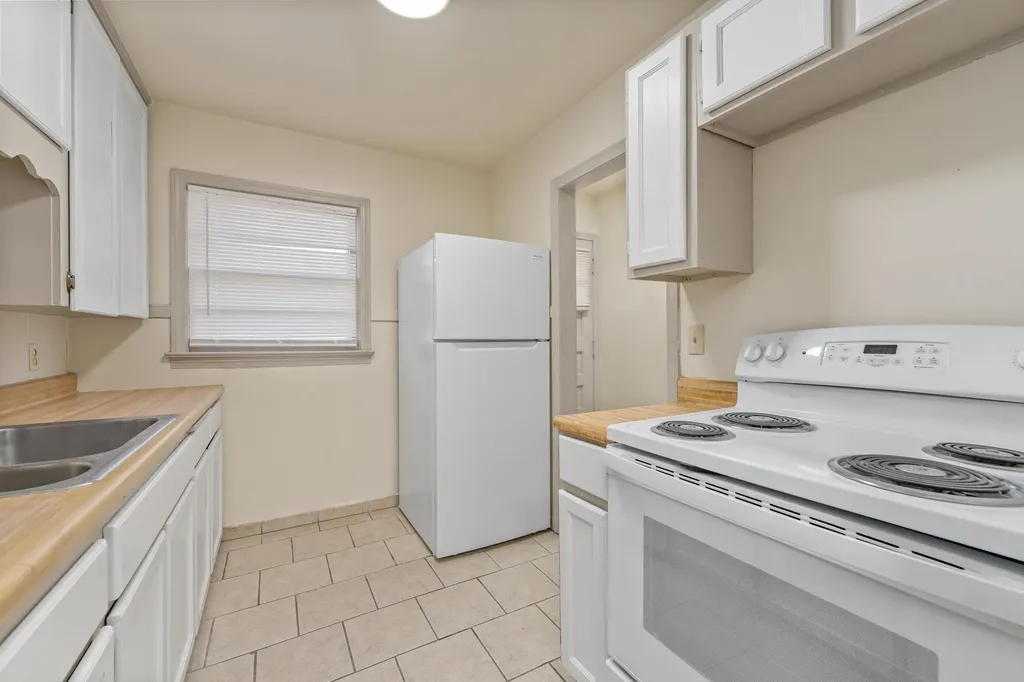 6124 E Harry Street Wichita KS 67218